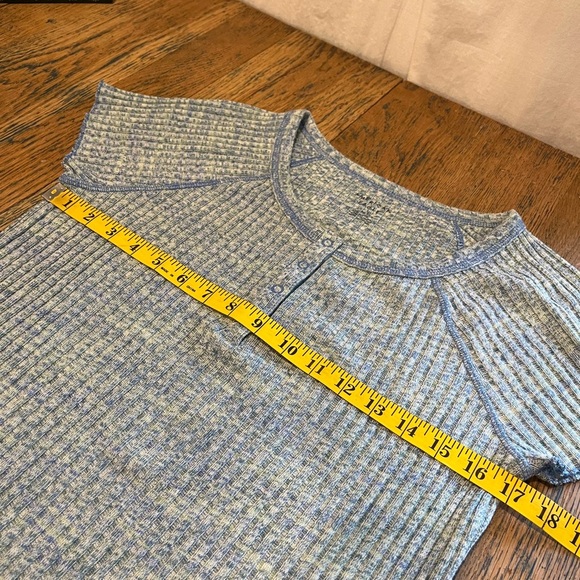 💙 AMERICAN EAGLE – Cropped Ribbed Henley – Size XL - Picture 5 of 7